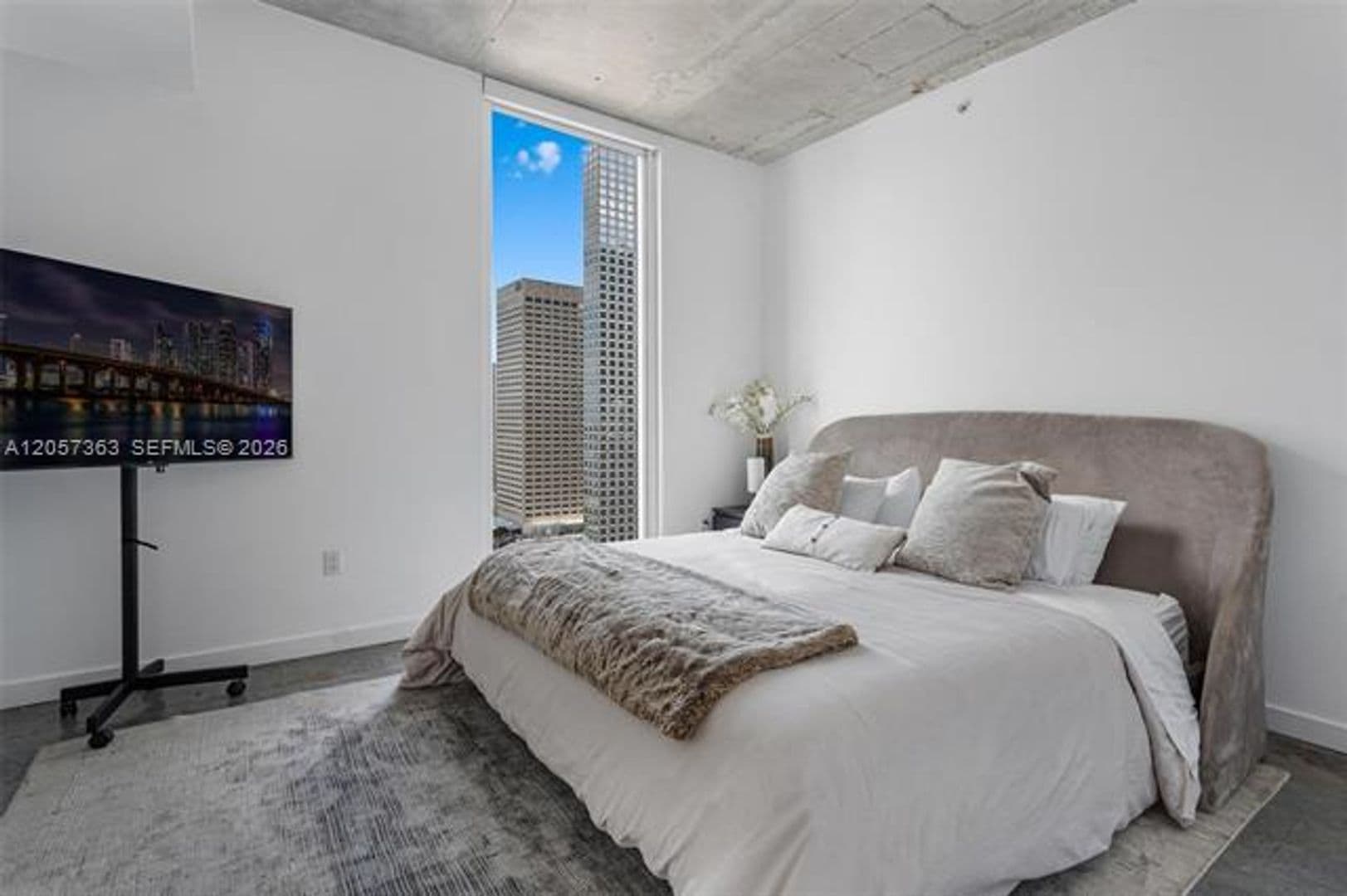 Miami Condo: 151 SE 1st St cu-2102