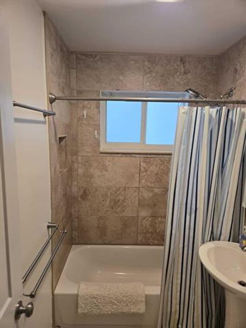 Fort Lauderdale House: 1140 SW 32nd St # 1140