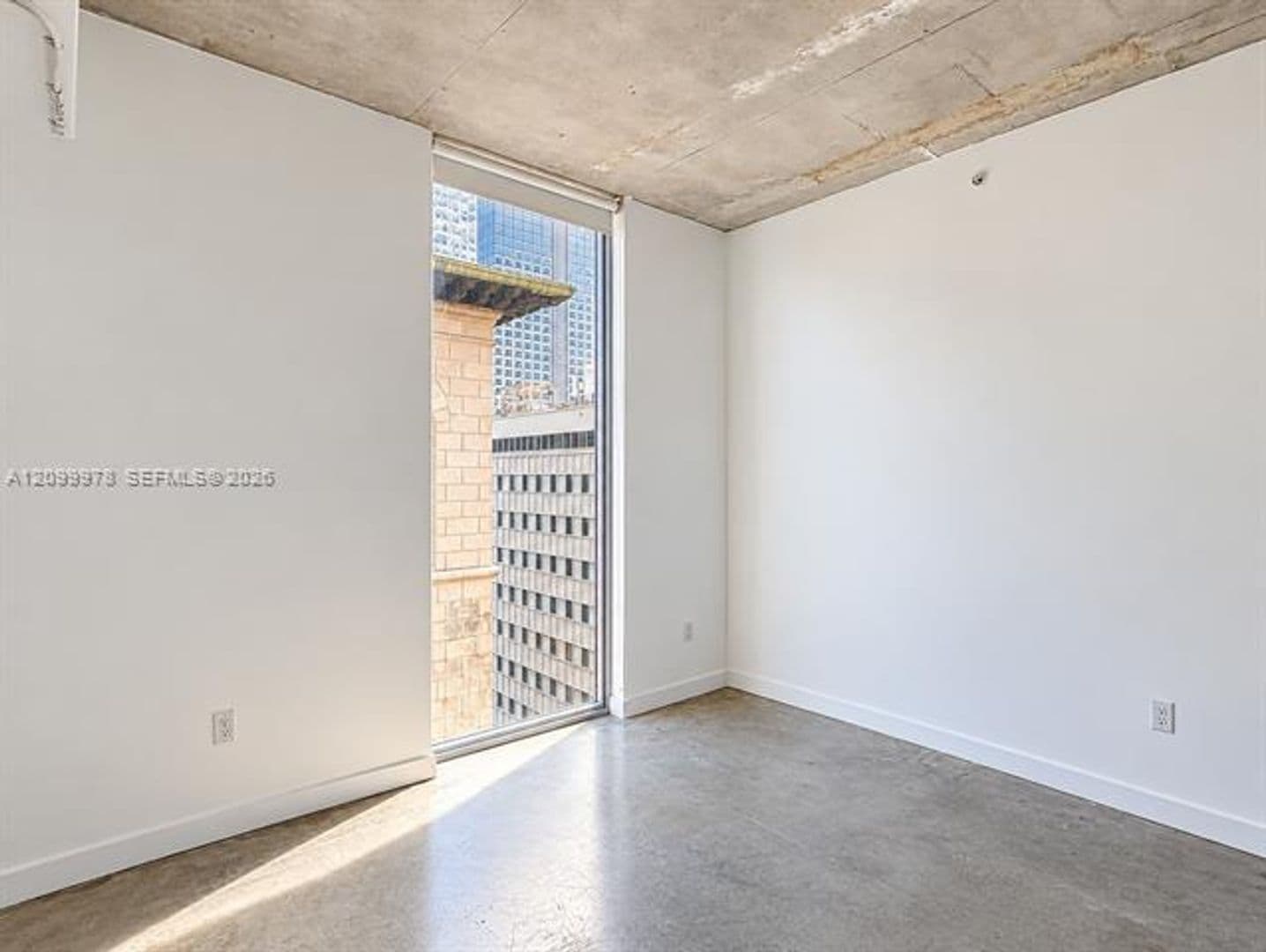 Miami Condo: 151 SE 1st St cu-1202