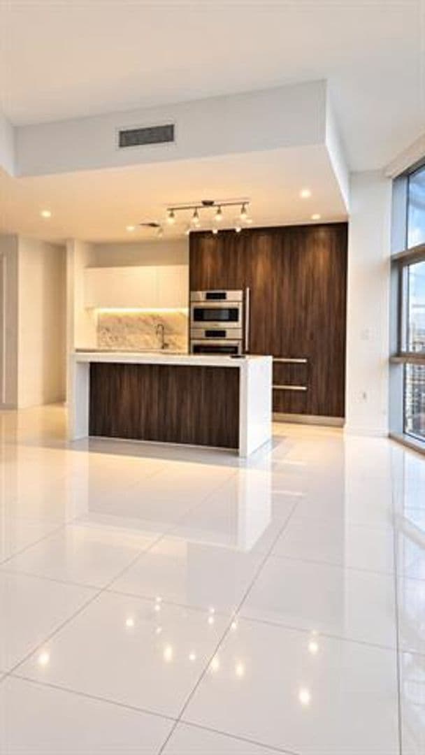 Miami Condo: 851 NE 1st Ave cu-3502