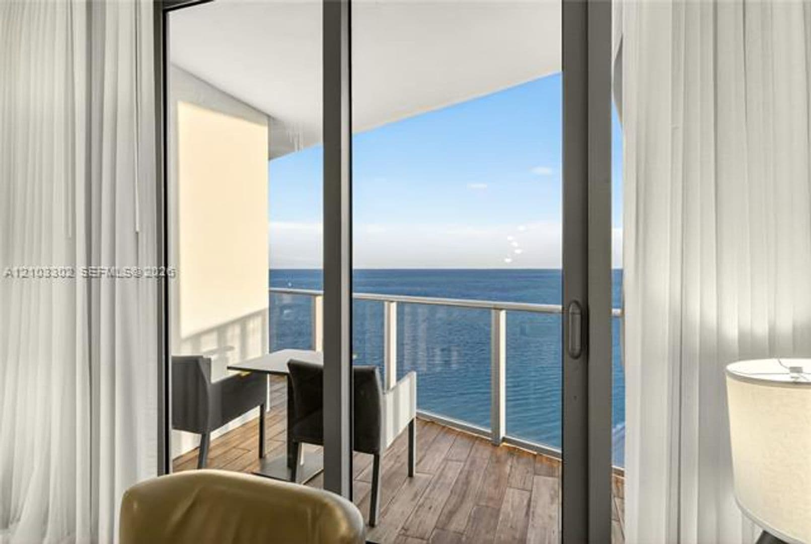 Hollywood Condo: 4111 S Ocean Dr cu-3703