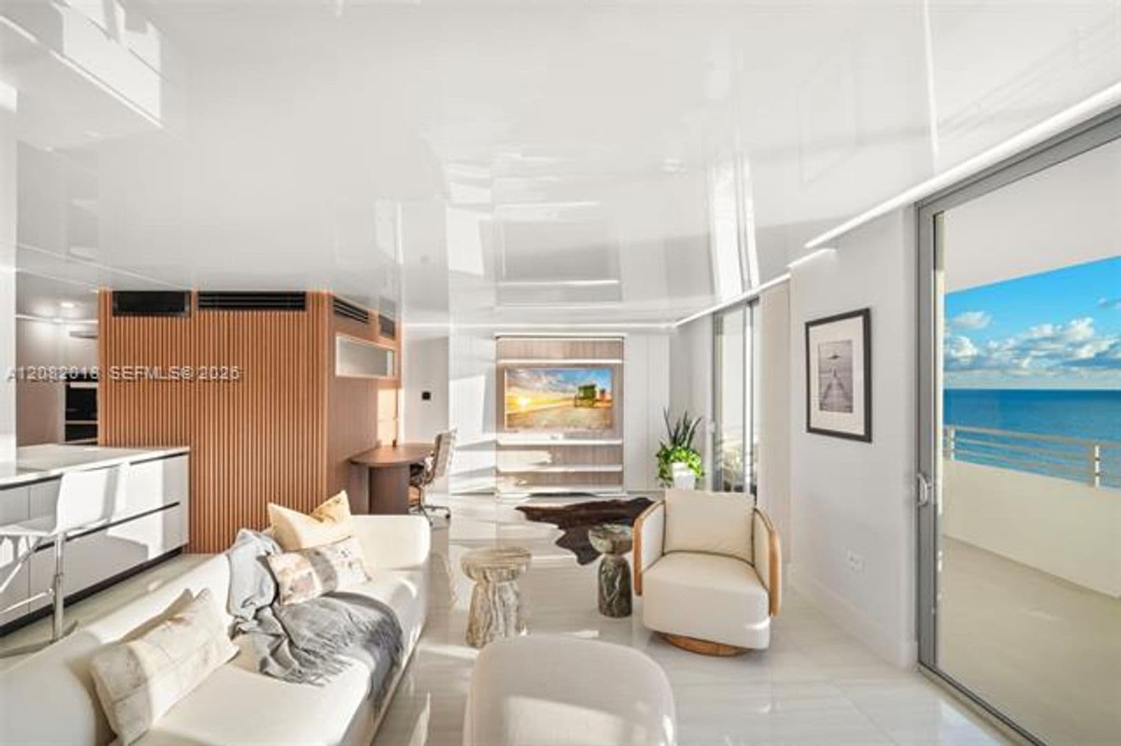 Miami Beach House: 5555 Collins Ave cu-16H