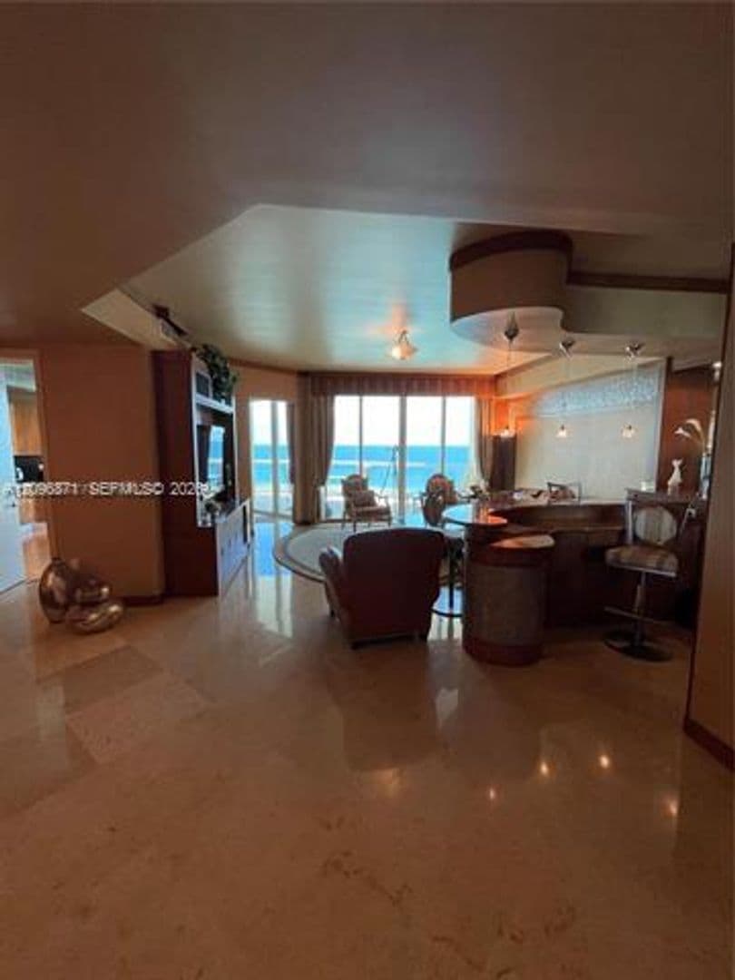 Sunny Isles Beach Condo: 16047 Collins Ave cu-1701