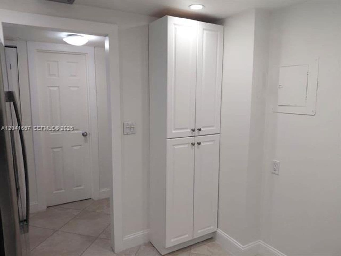Miami Beach Condo: 5701 Collins Ave cu-619