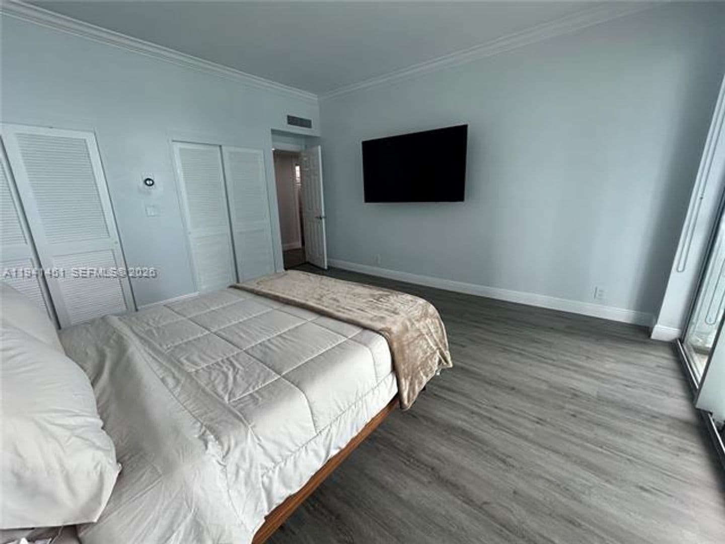 Hollywood Condo: 4001 S Ocean Dr cu-PH11