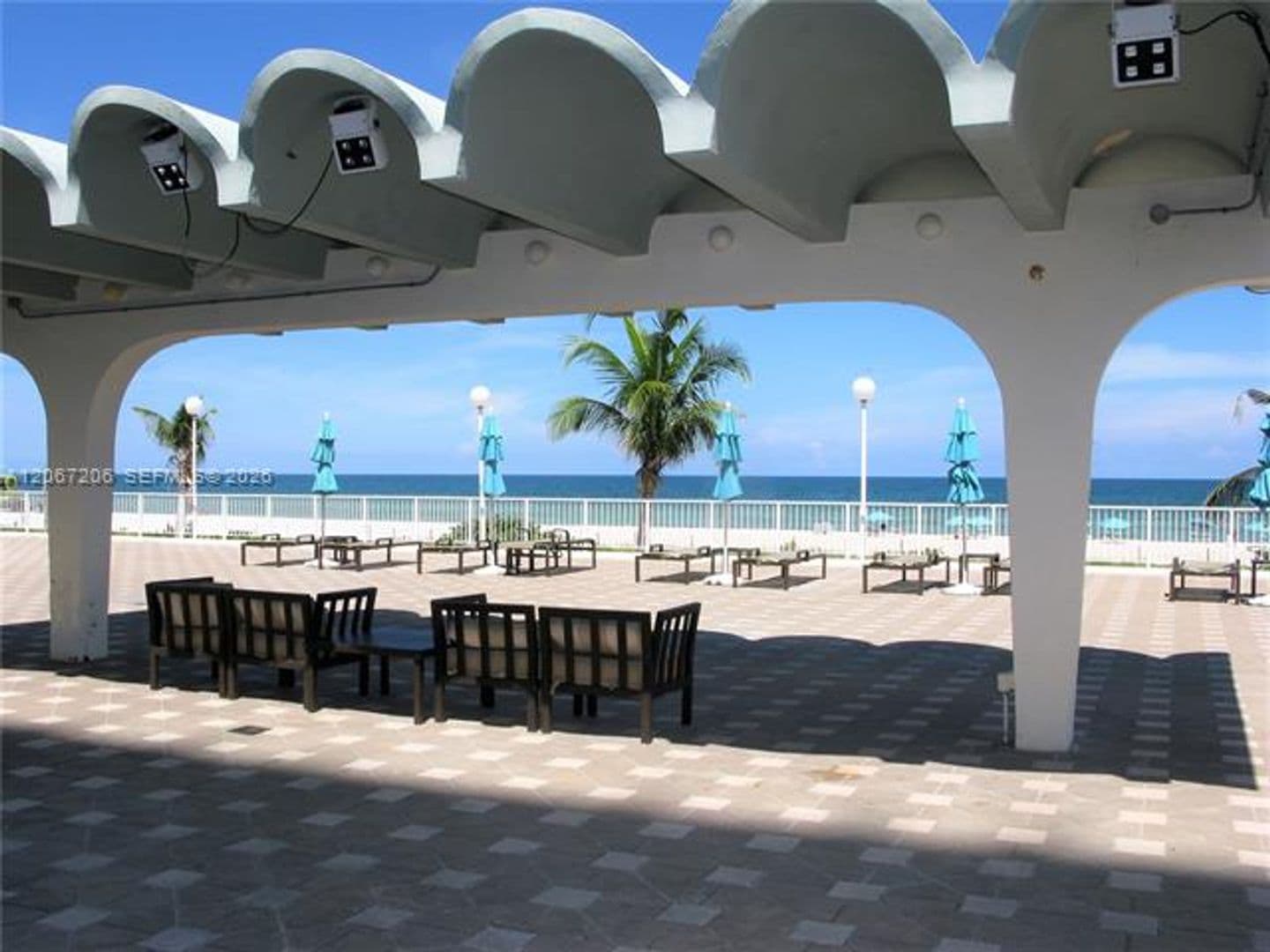 Miami Beach Condo: 5701 Collins Ave cu-1611