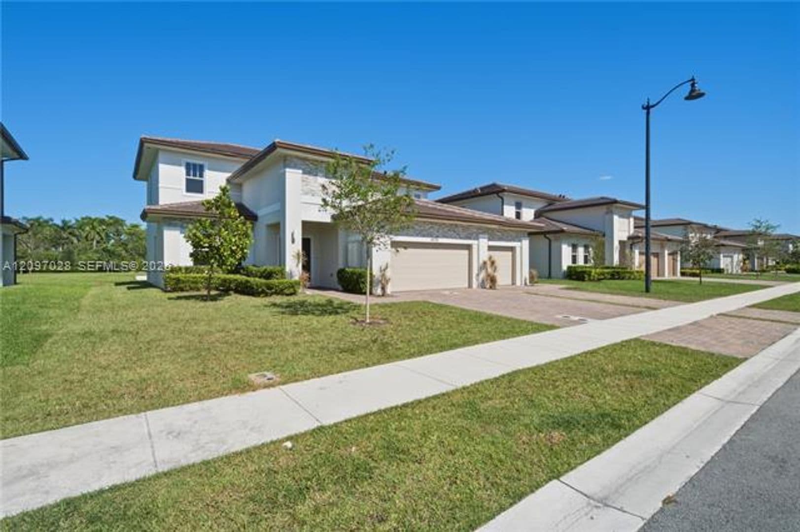 Davie House: 4372 SW 122nd Ter # 4372