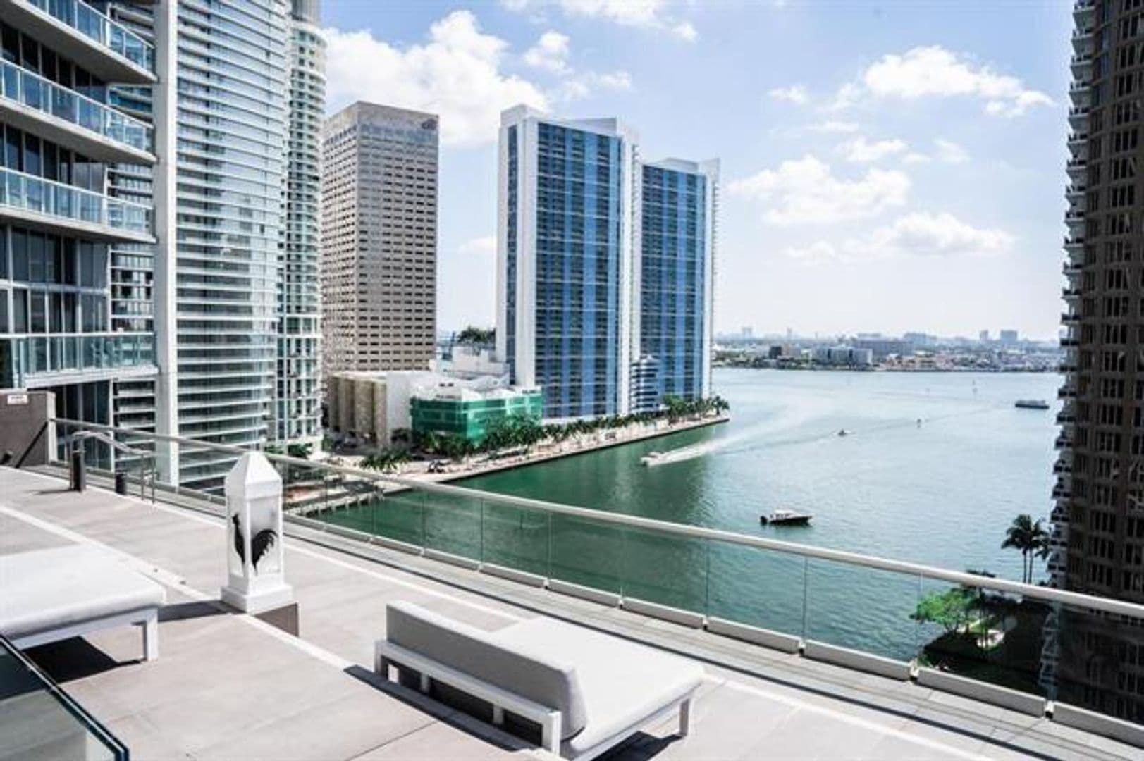 Miami Condo: 495 Brickell Ave cu-1605