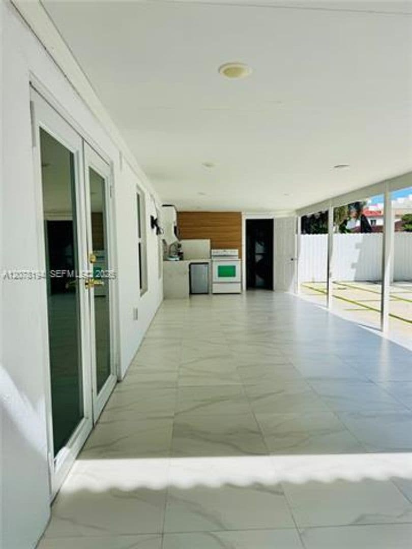 Homestead House: 13362 SW 282nd St # 13362