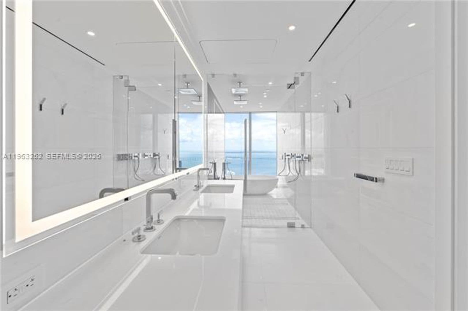 Miami Condo: 300 Biscayne Blvd Way cu-4404