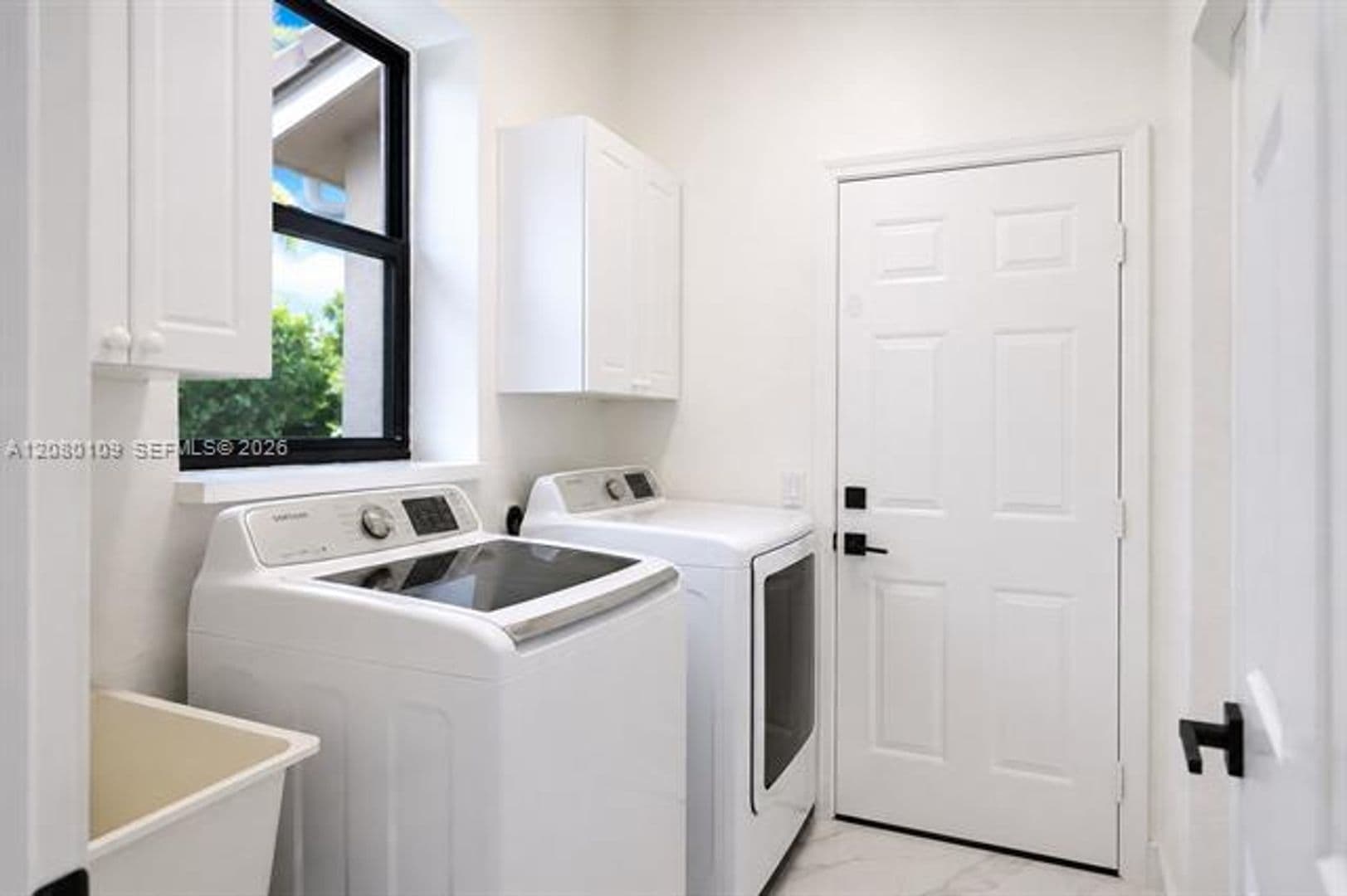 Weston House: 1672 Victoria Pointe Cir # 1672