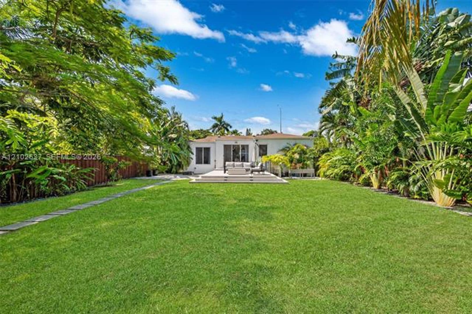 Miami House: 945 NE 82nd St # 945