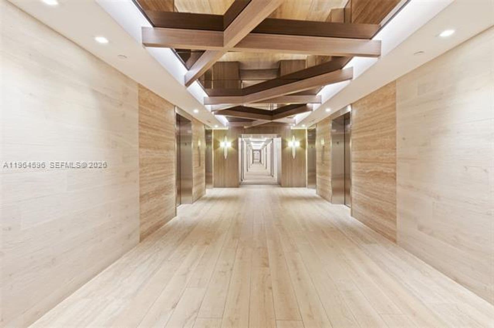 Miami Beach Condo: 2301 Collins Ave cu-504