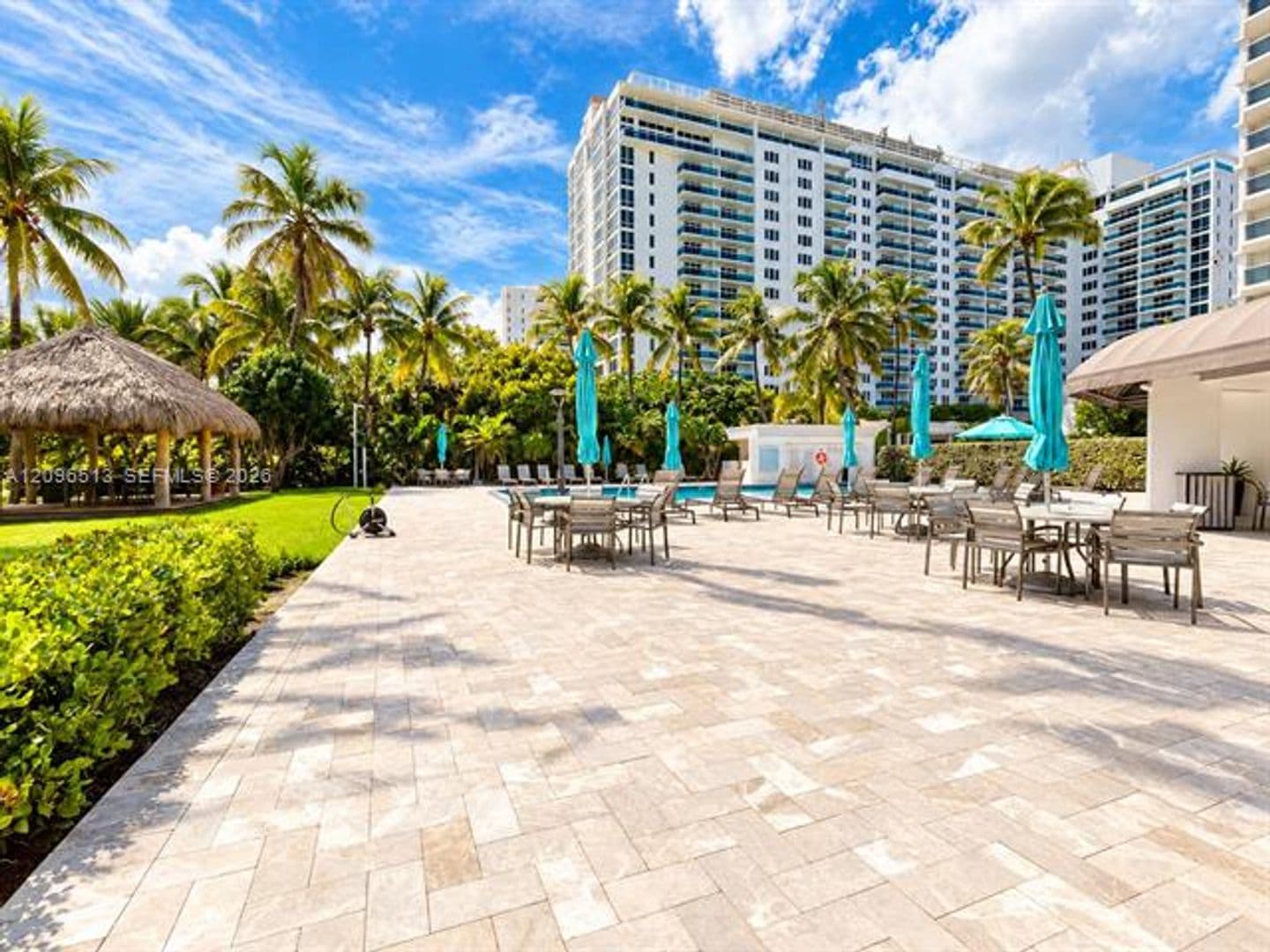 Miami Beach Condo: 2401 Collins Ave cu-1807