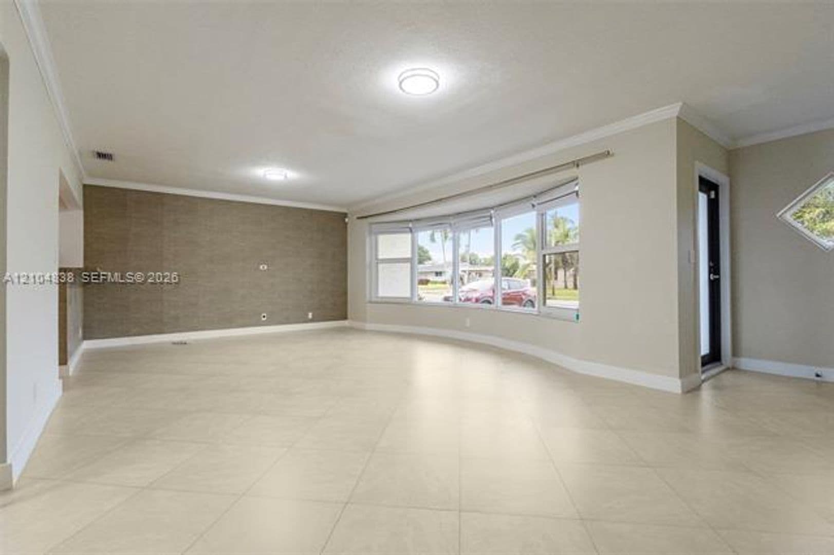 Plantation House: 5250 SW 4th Ct # 5250