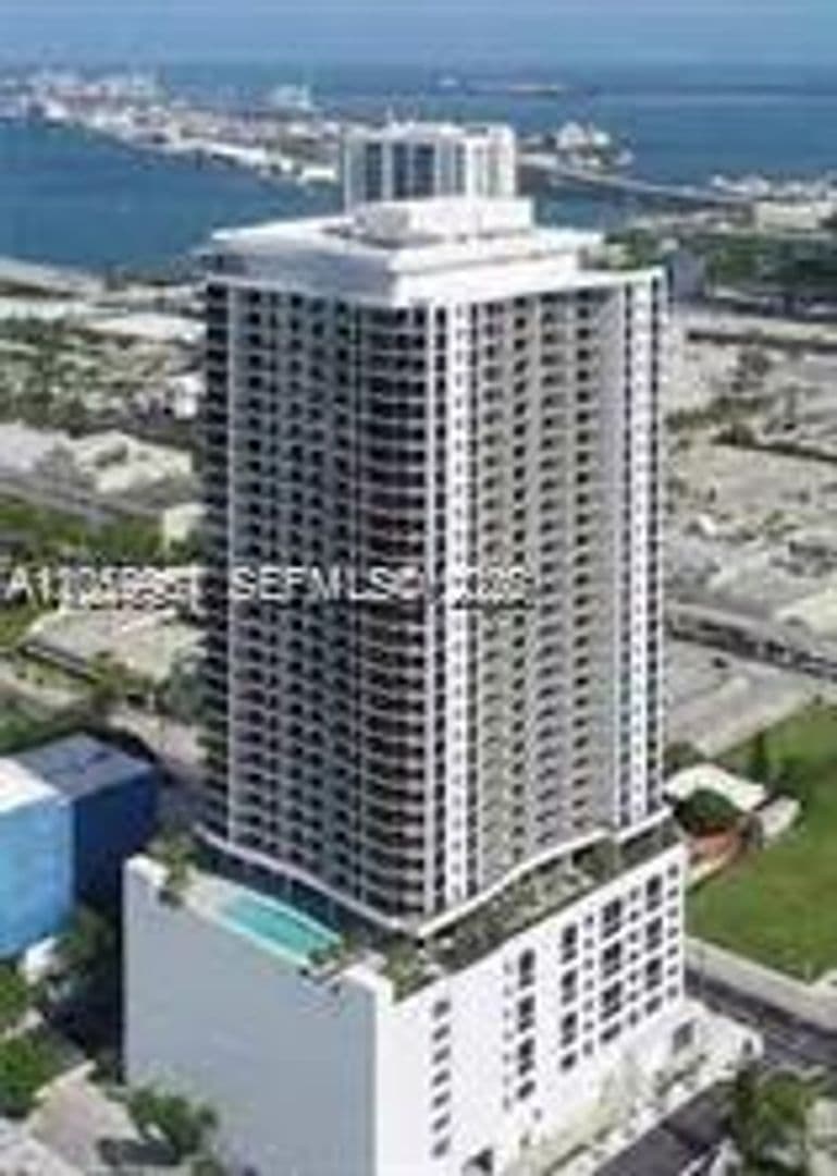 Miami Condo: 1600 NE 1st Ave cu-2401