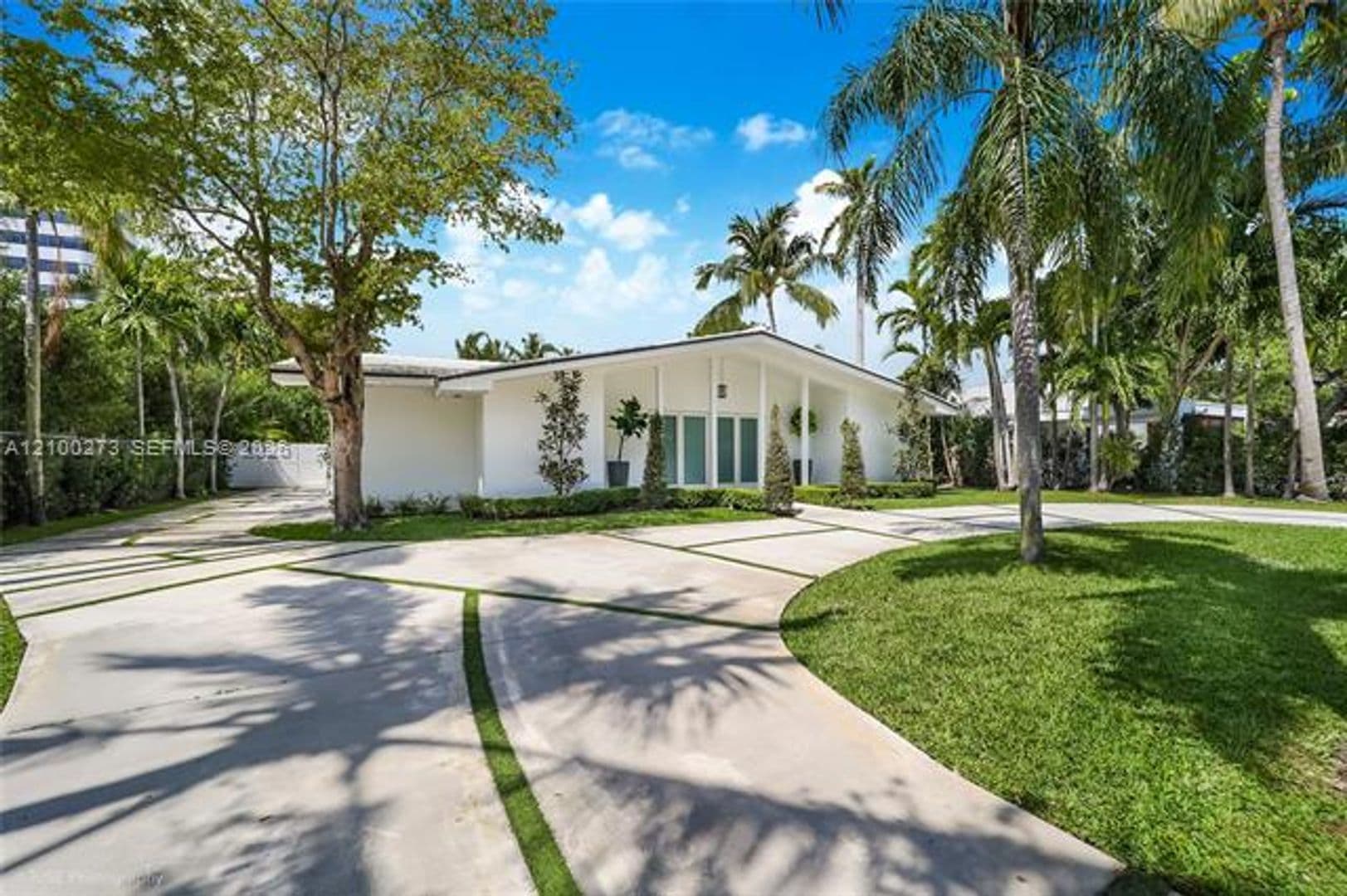Miami House: 4730 Bay Point Rd # 4730