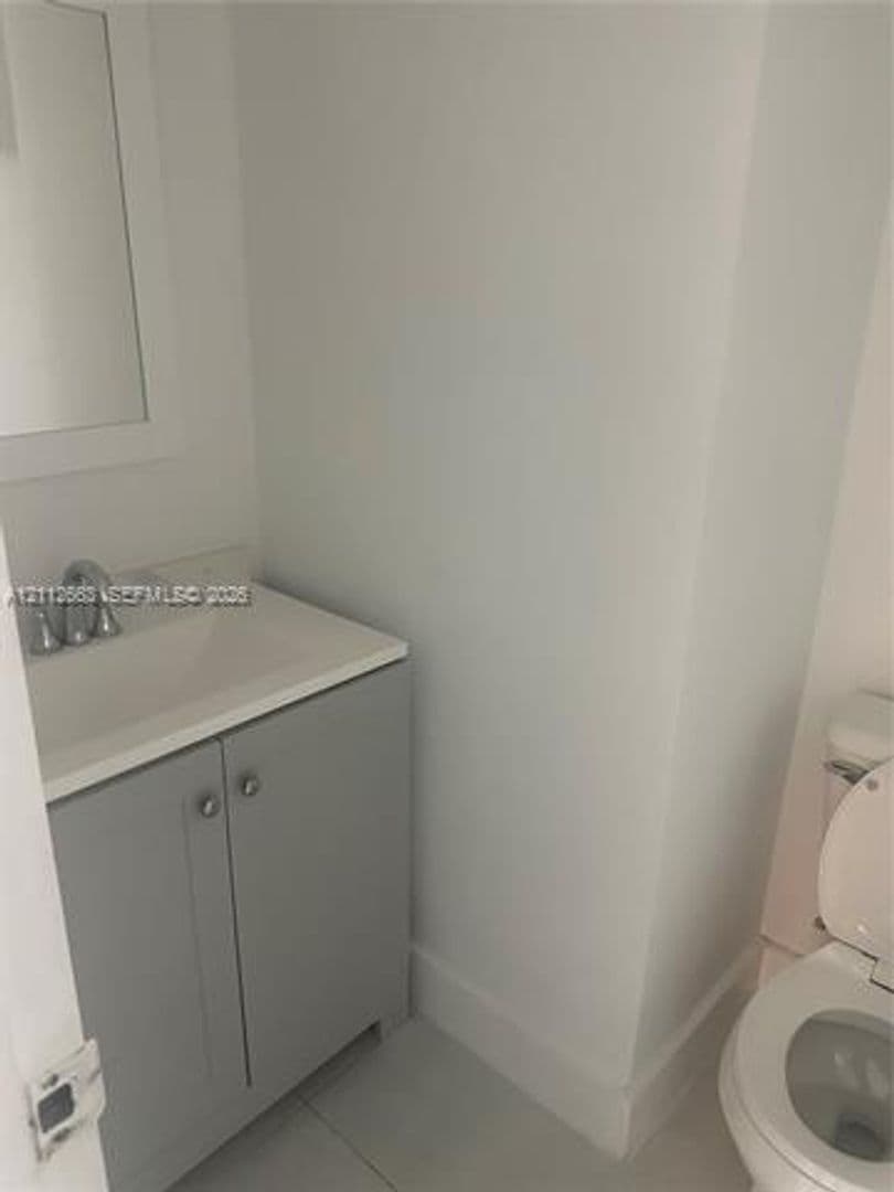 Bal Harbour Condo: 10185 Collins Ave cu-523