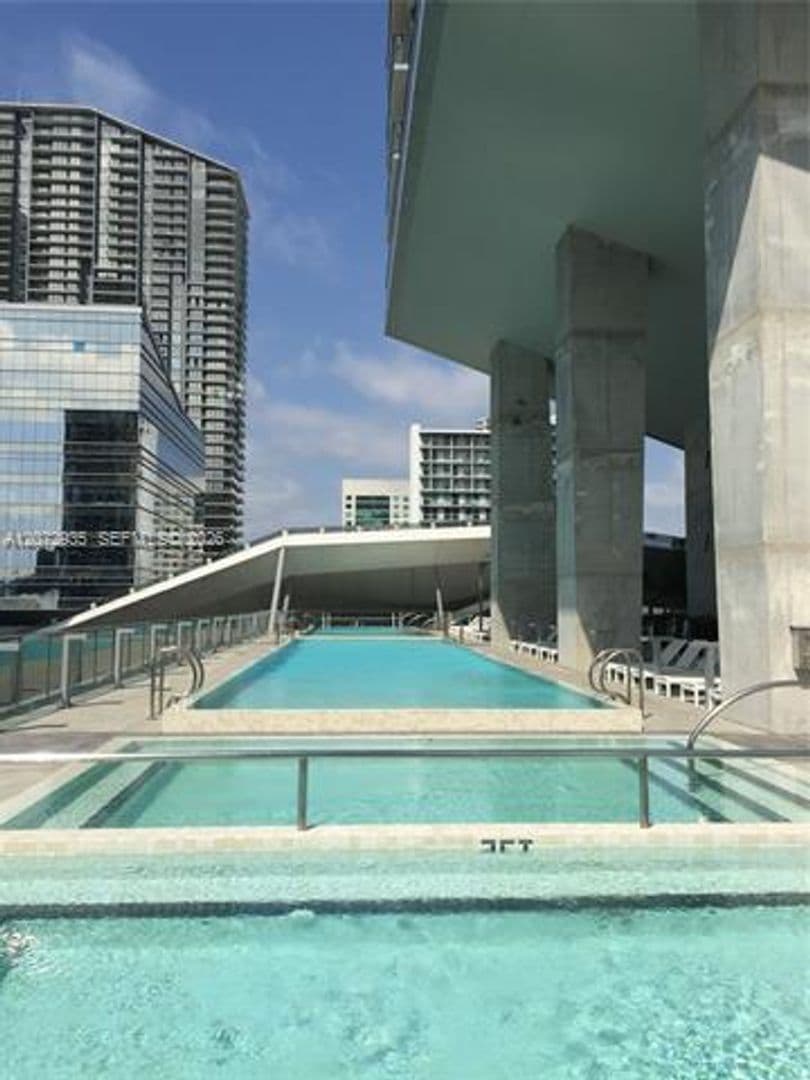 Miami Condo: 68 SE 6th St cu-1207