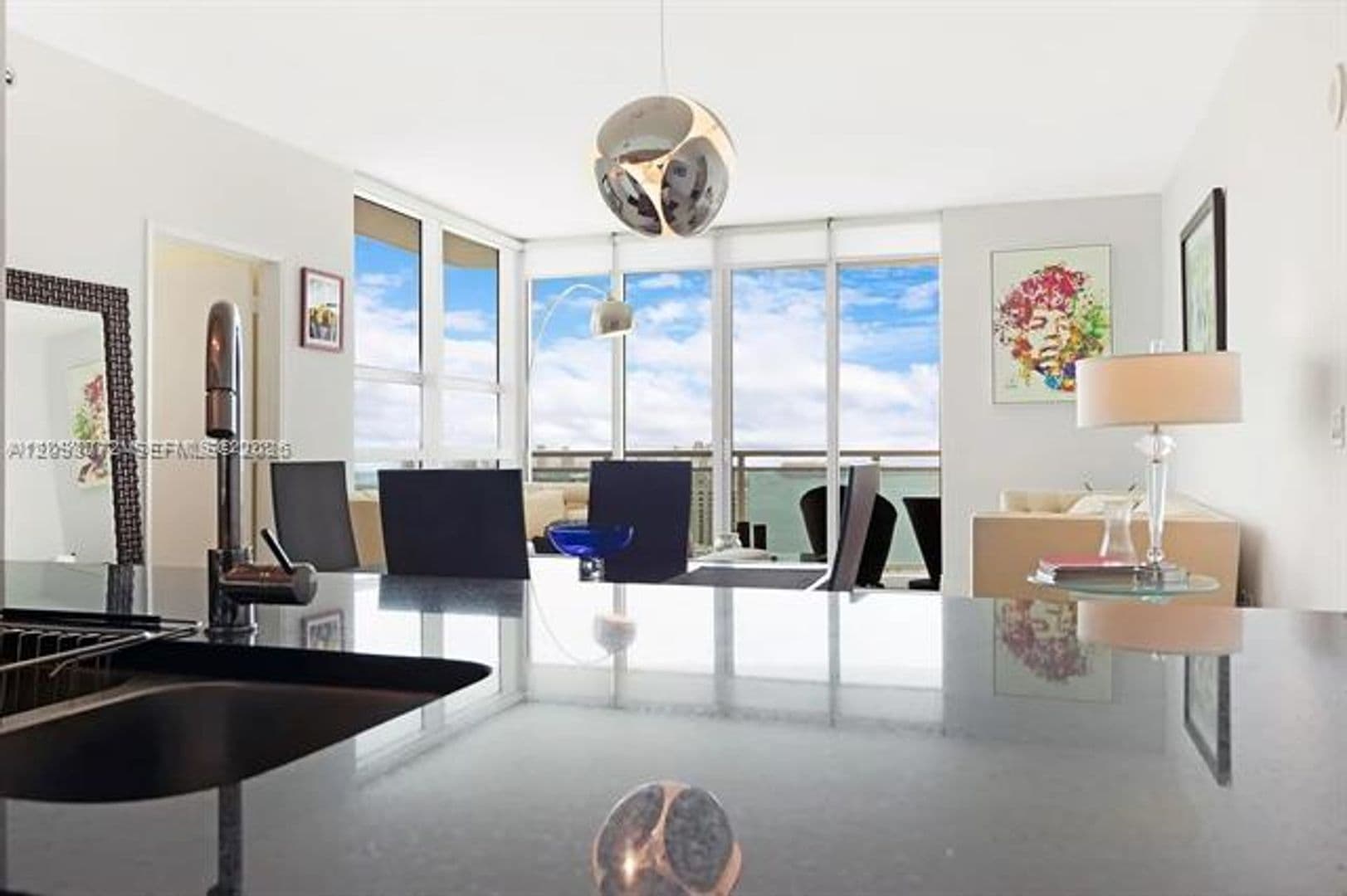 Miami Condo: 950 Brickell Bay Dr cu-3710