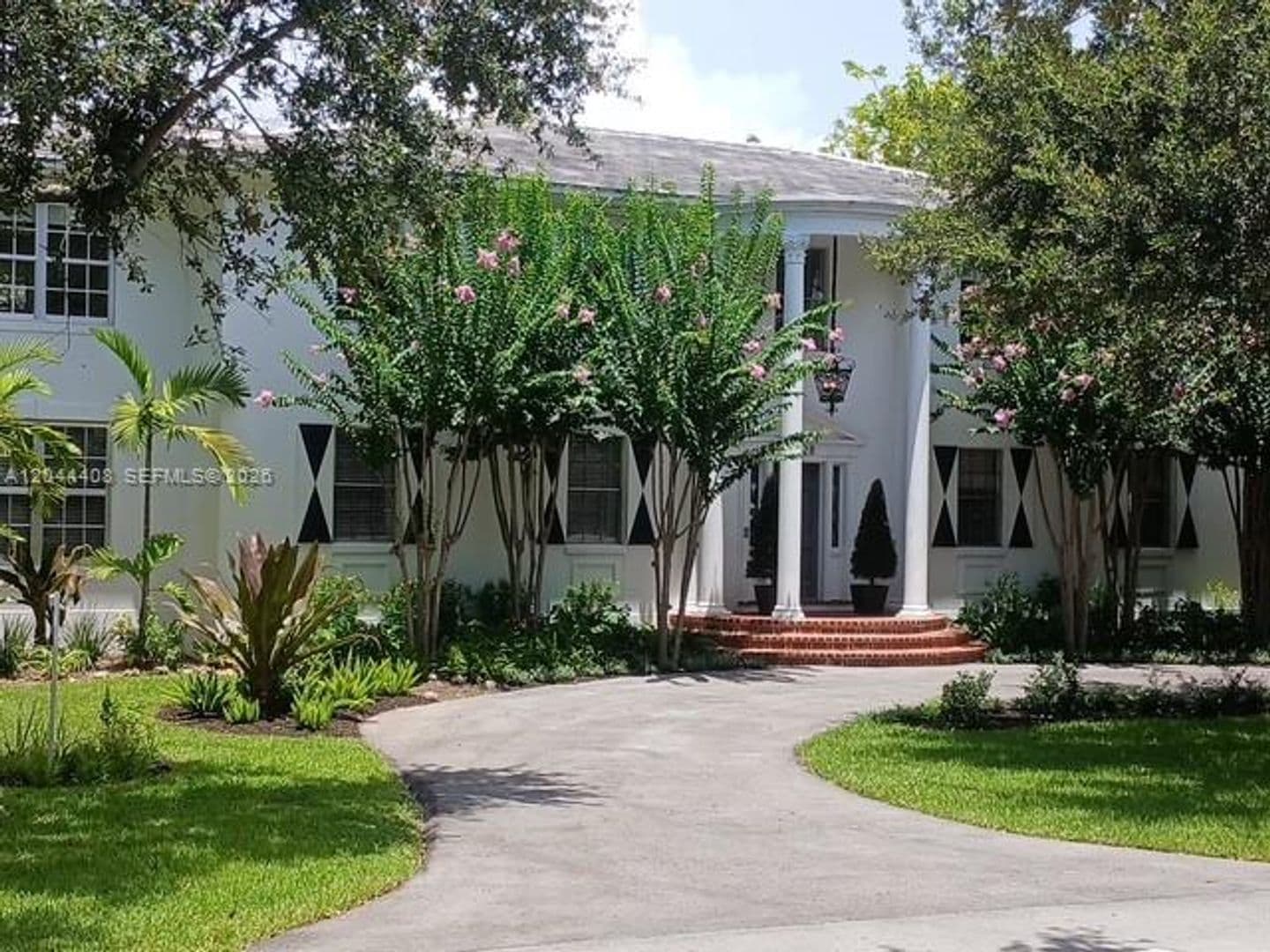 Coral Gables Townhome: 2828 Segovia St th 1