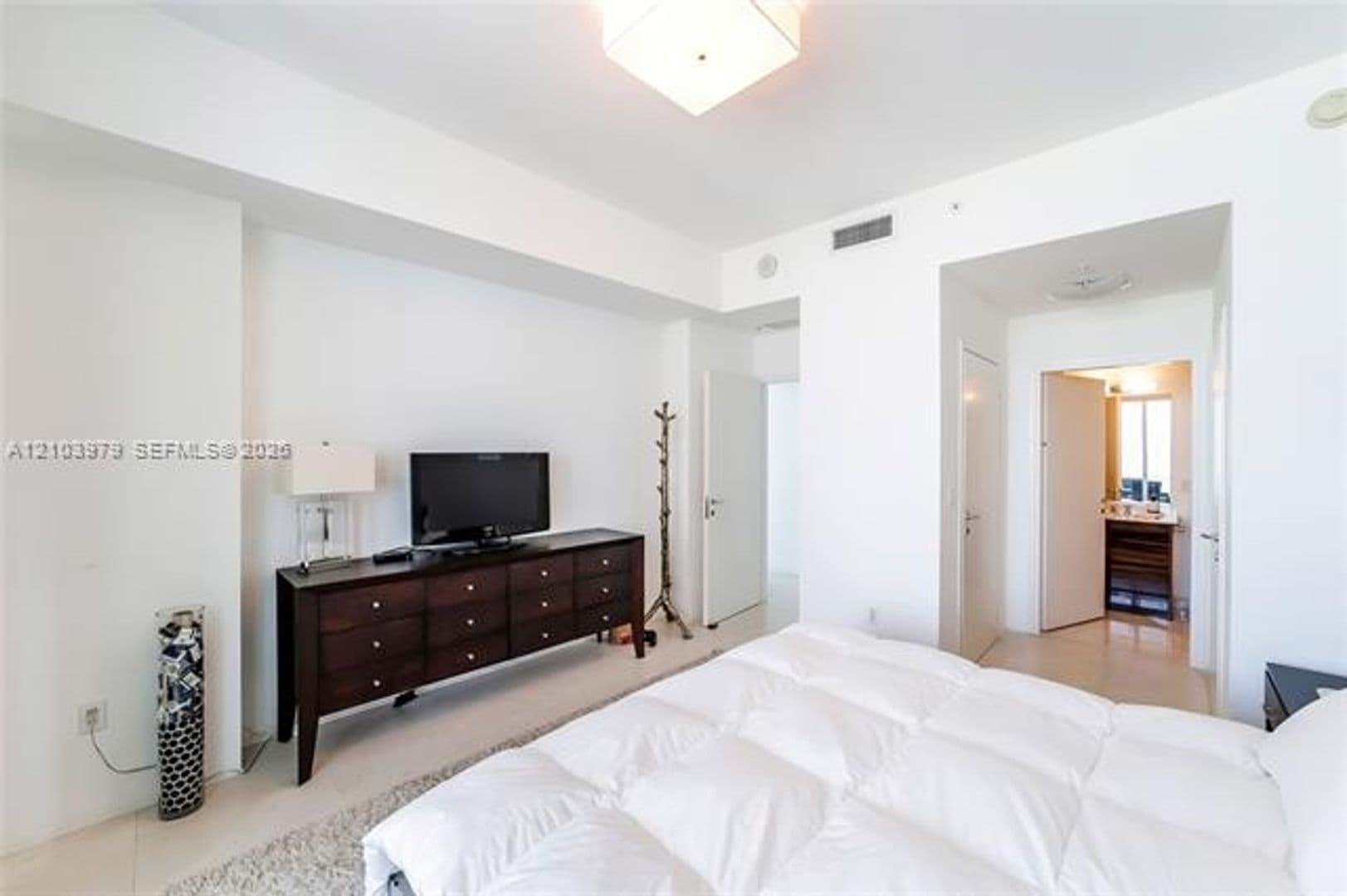 Miami Beach Condo: 50 S Pointe Dr cu-2205