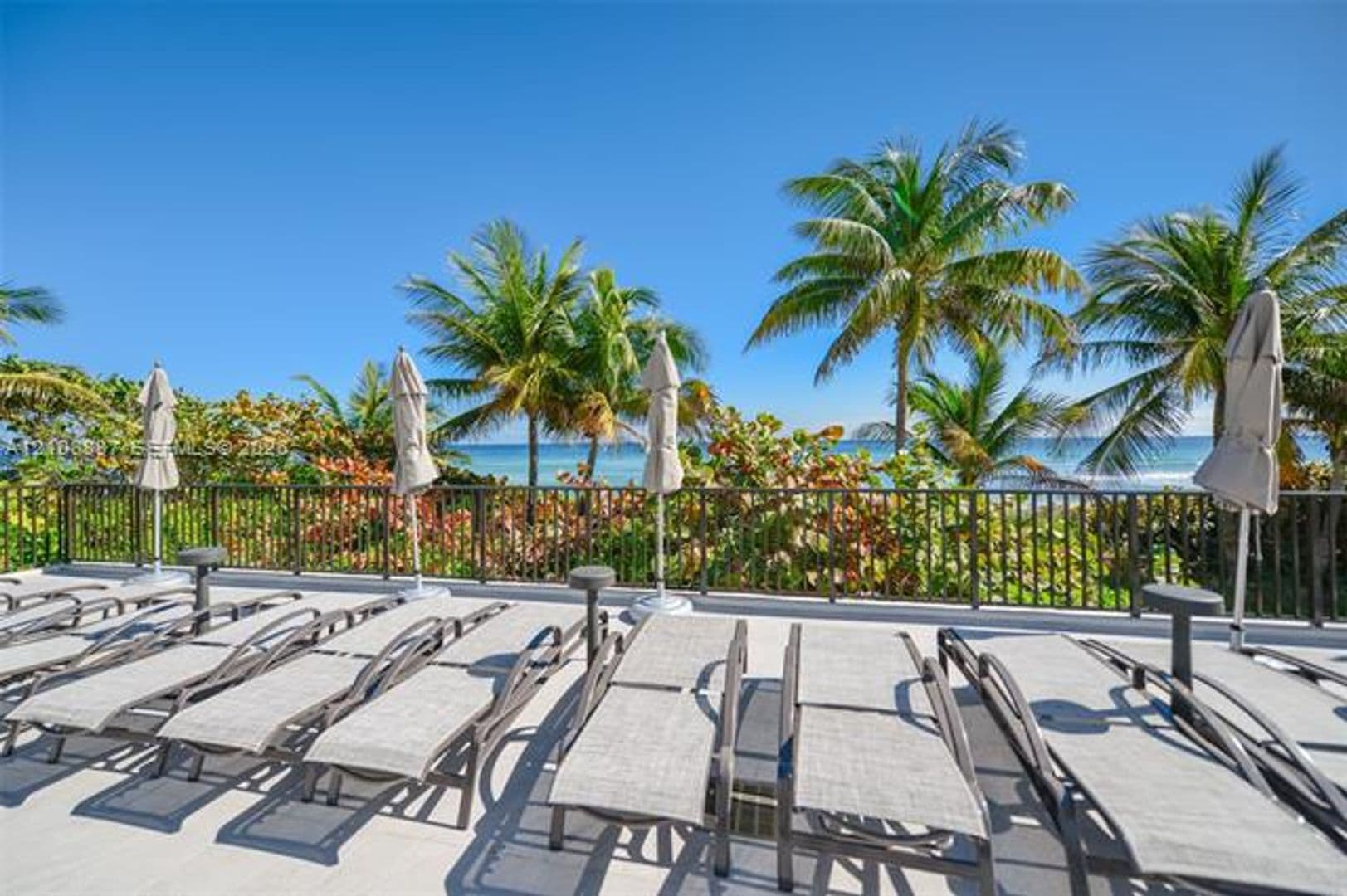 Hallandale Beach Condo: 1950 S Ocean Dr cu-18Q