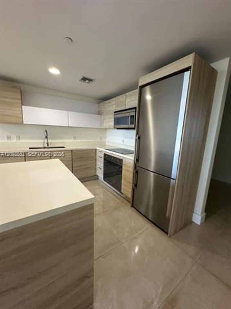 North Miami Beach Condo: 16385 Biscayne Blvd cu-2606