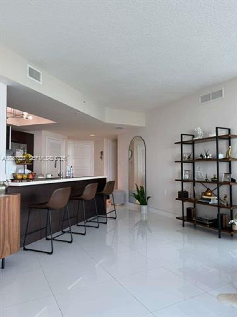 Sunny Isles Beach Condo: 200 Sunny Isles Blvd cu-2-1001