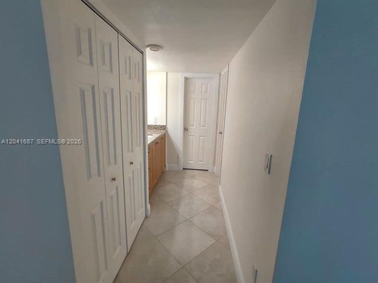 Miami Beach Condo: 5701 Collins Ave cu-619