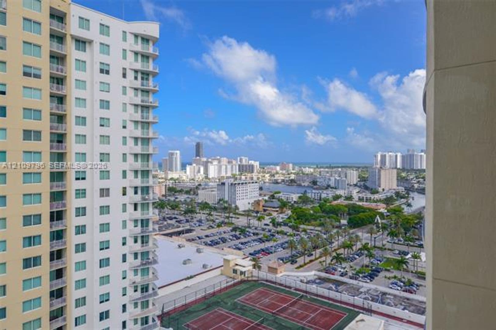 Hallandale Beach Condo: 1745 E Hallandale Beach Blvd cu-1903W