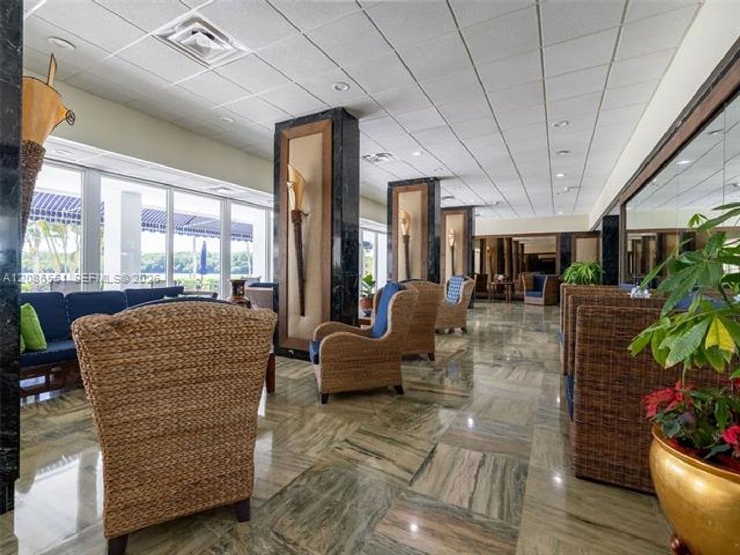 Sunny Isles Beach Condo: 500 Bayview Dr cu-1520