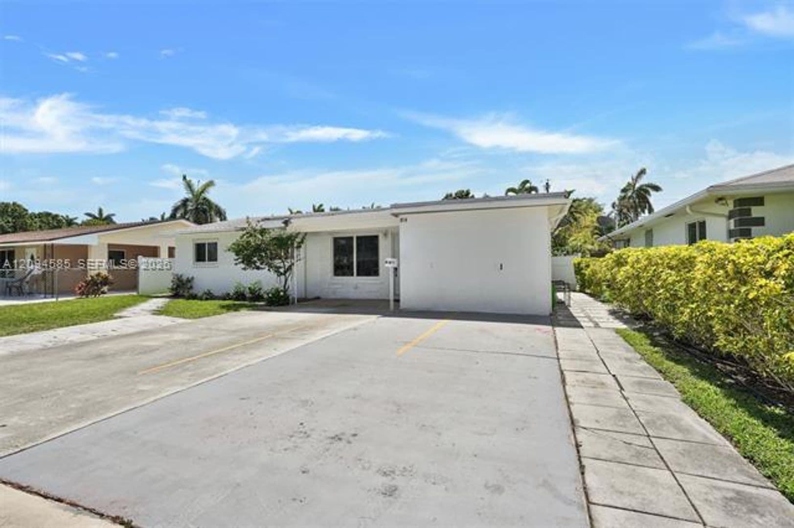 Hallandale Beach House: 814 NE 4th St # 0