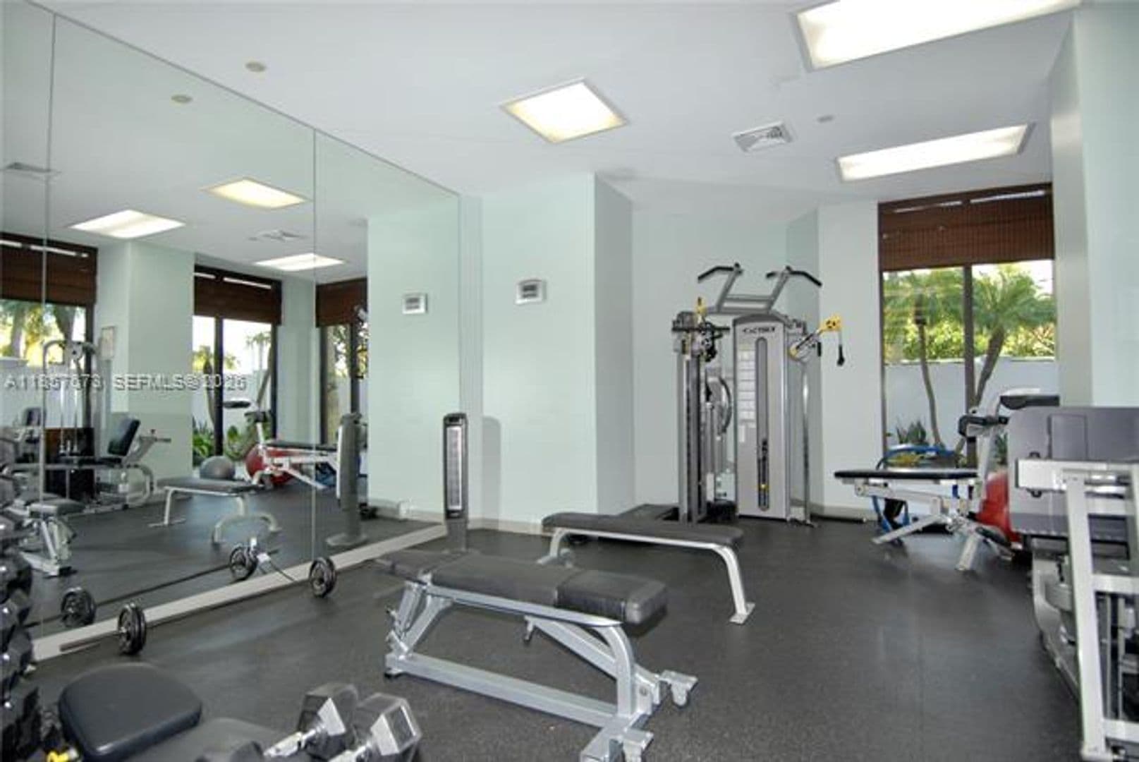 Aventura Condo: 3600 Yacht Club Dr cu-1503