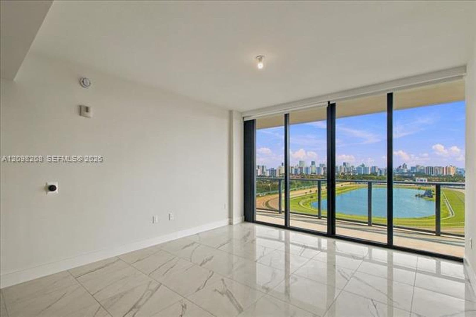 Hallandale Beach Condo: 1170 E Hallandale cu-2109