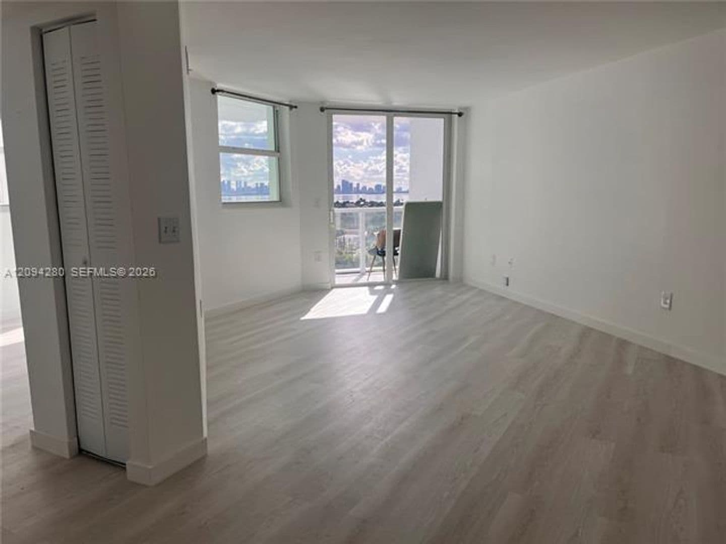 Miami Beach Condo: 5880 Collins Ave cu-PH-1