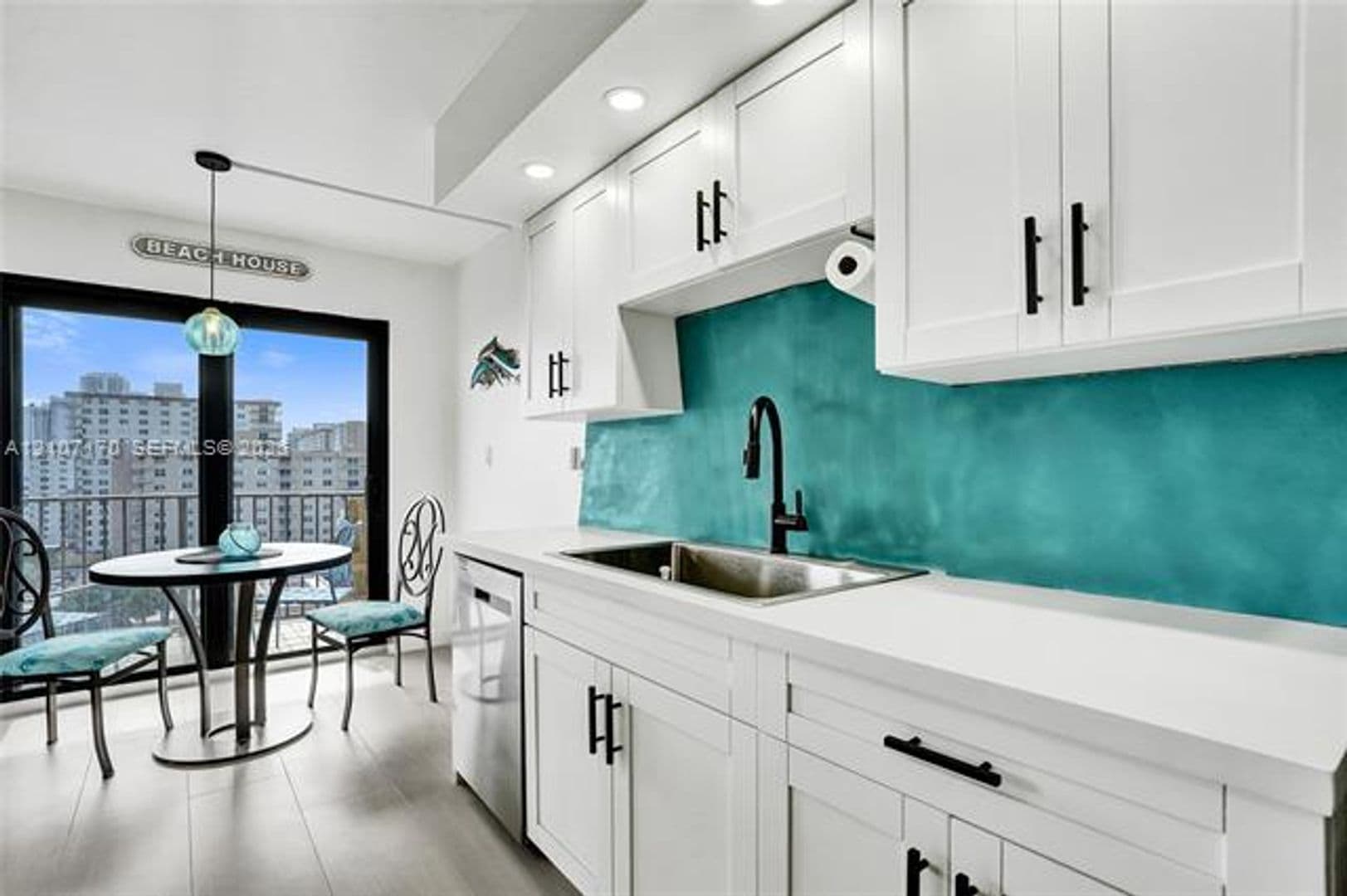 Hollywood Condo: 1201 S Ocean Dr cu-908S