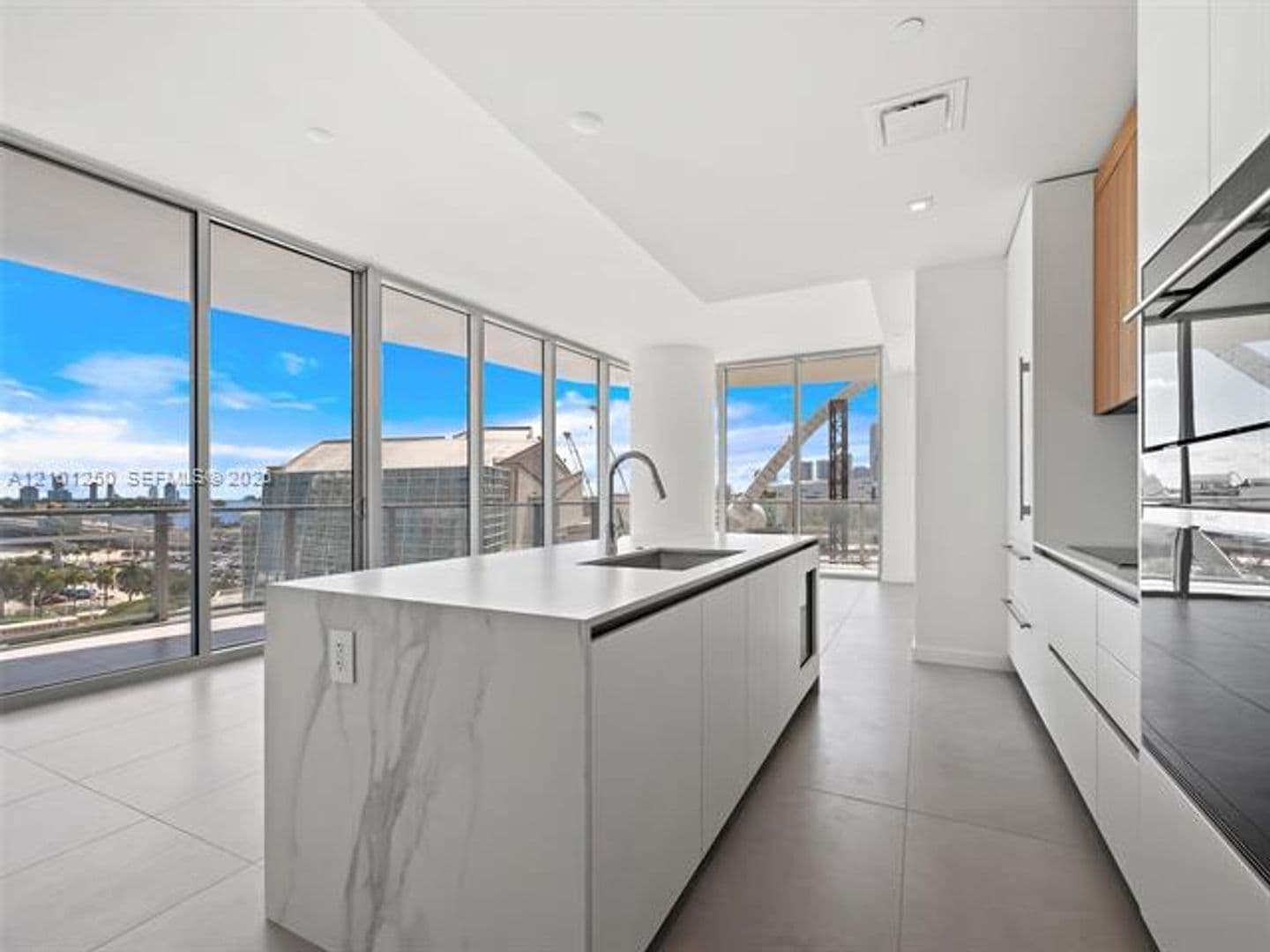Miami Condo: 1400 Biscayne Blvd cu-701