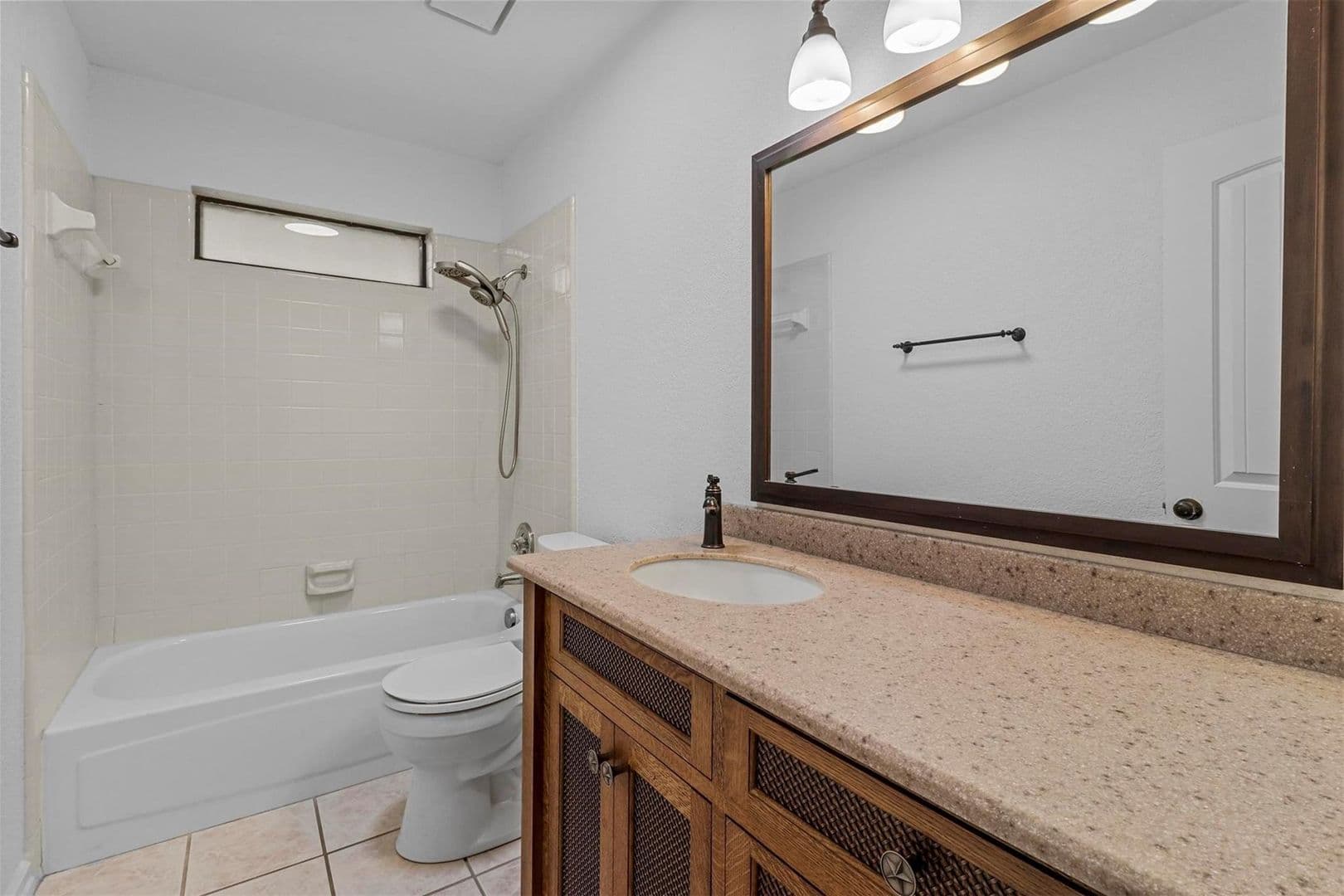 Grapevine House: 1440 Thistlewood Lane