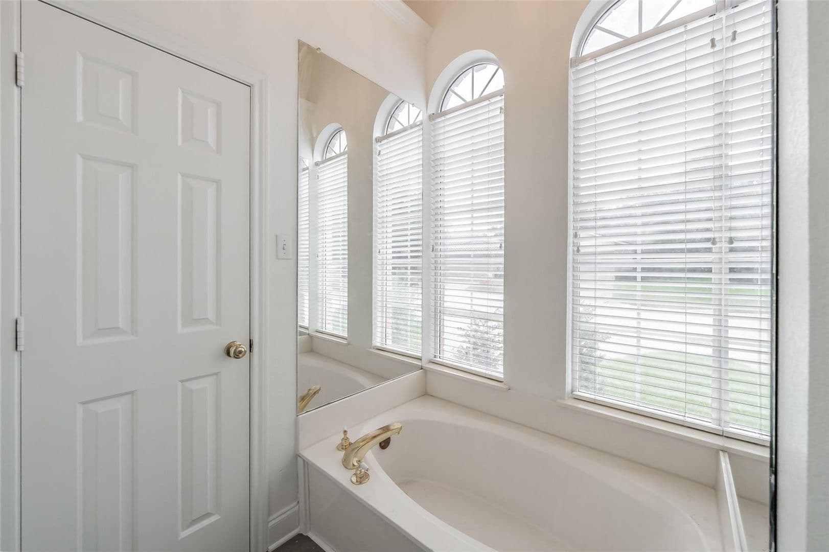 Fort Worth House: 816 Havenwood Lane S