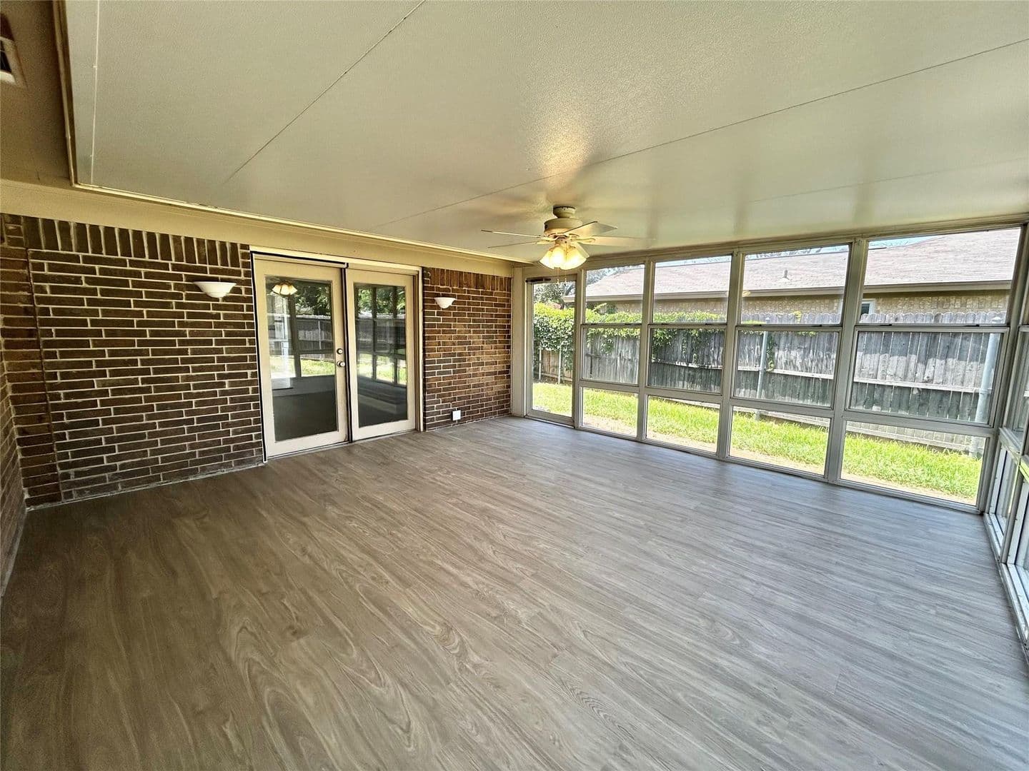 North Richland Hills House: 6209 Gayle Drive