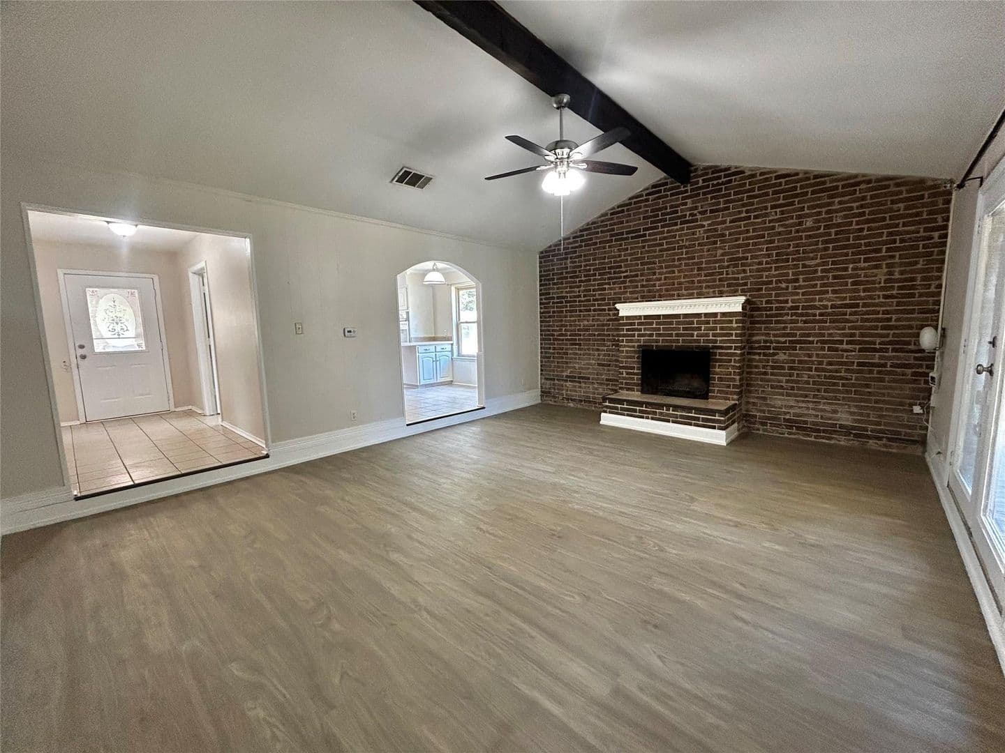 North Richland Hills House: 6209 Gayle Drive