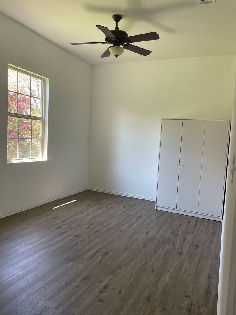 Fort Worth House: 2518 Carter Avenue