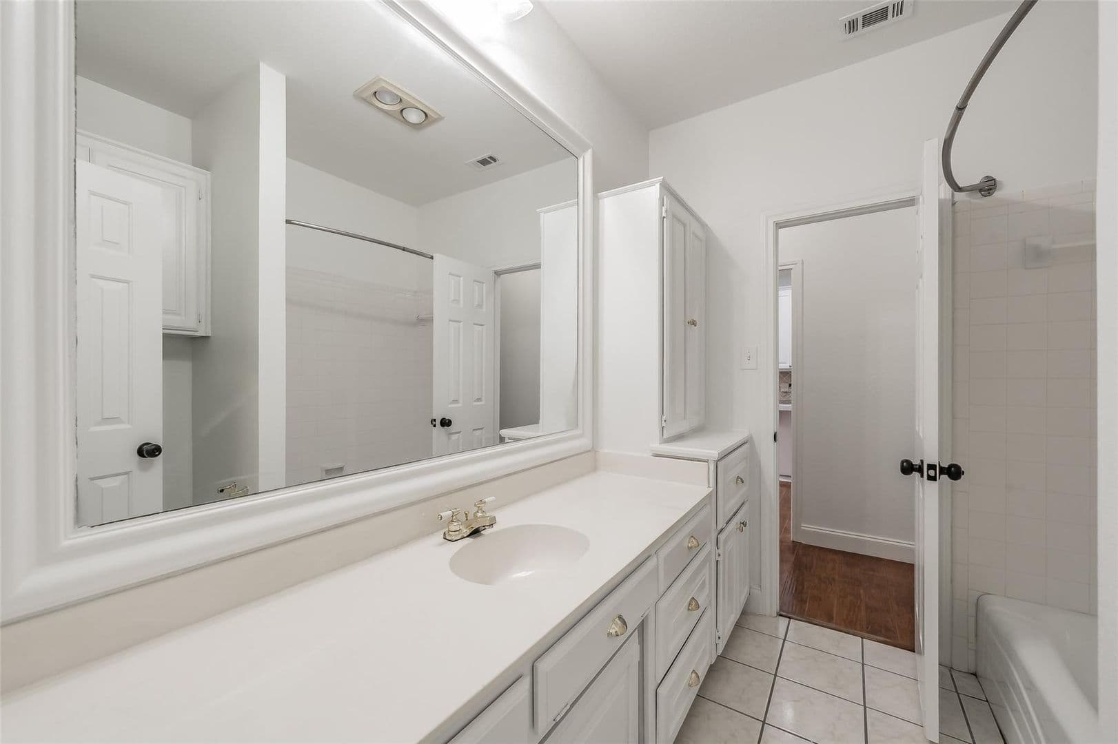 Fort Worth House: 816 Havenwood Lane S