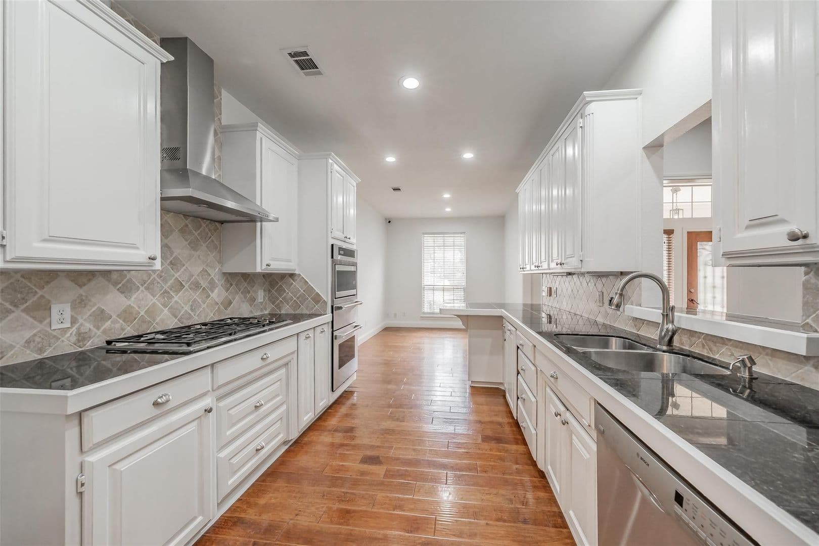 Fort Worth House: 816 Havenwood Lane S