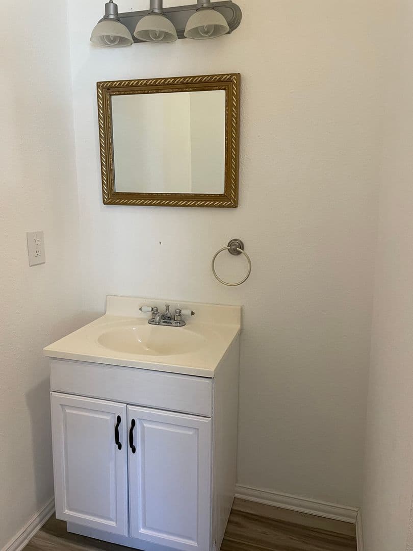 Fort Worth House: 2518 Carter Avenue