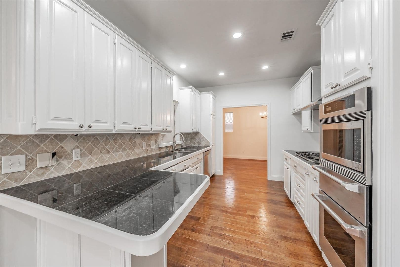 Fort Worth House: 816 Havenwood Lane S