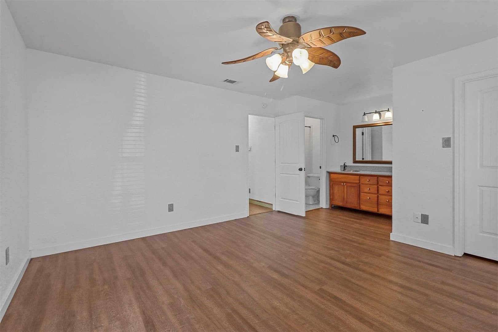 Grapevine House: 1440 Thistlewood Lane