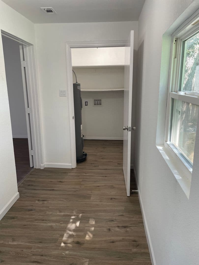 Fort Worth House: 2518 Carter Avenue
