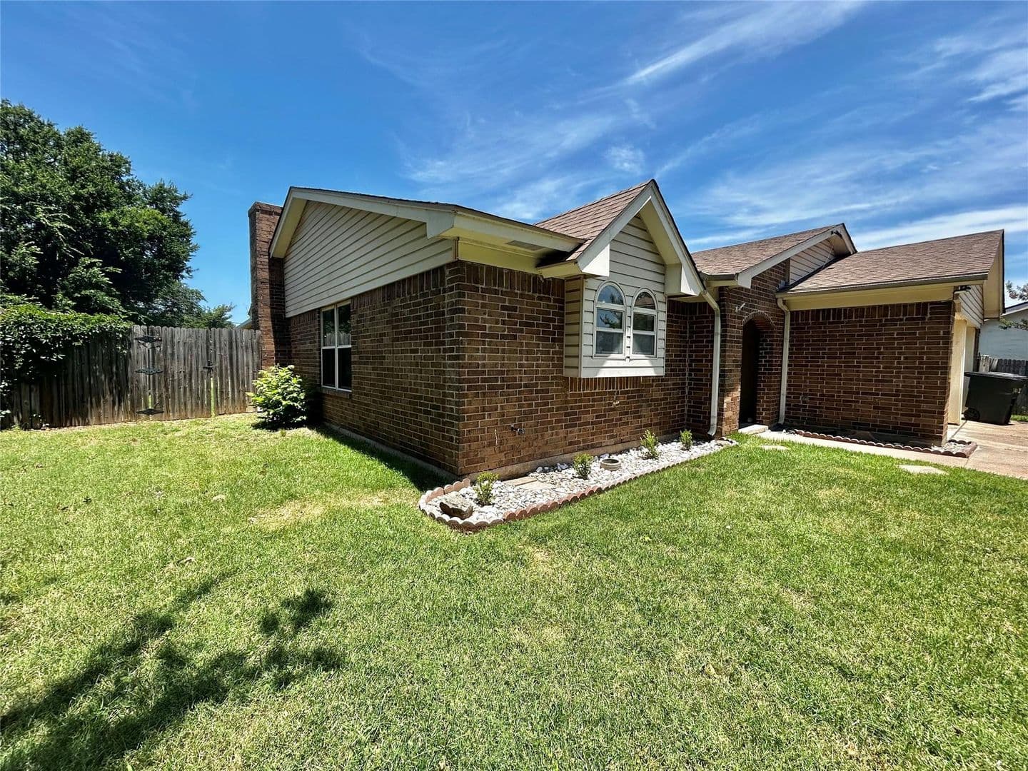 North Richland Hills House: 6209 Gayle Drive